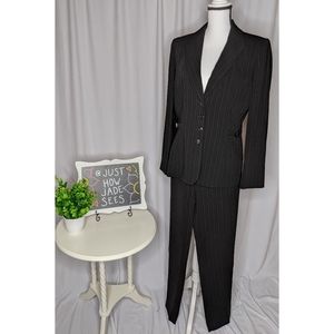 TAHARI Pinstripe Two Piece Pantsuit Black Vintage